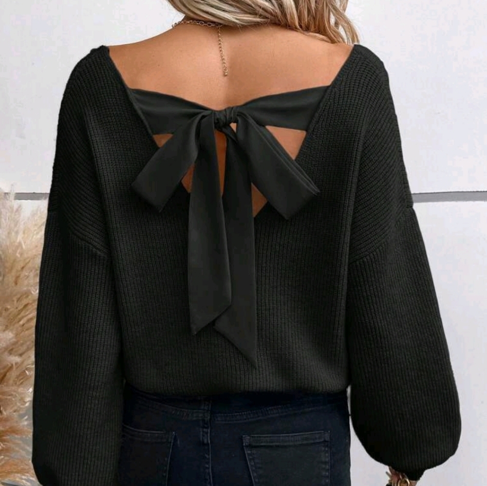 Shein medium black open back sweater with bow NWOT